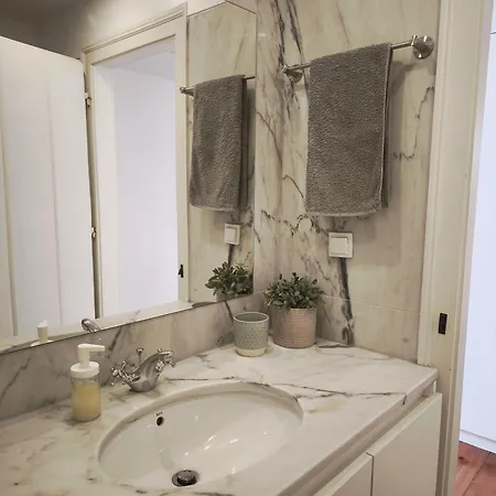 Bedrooms In Lisbon's Bairro Alto In Shared * Lisboa