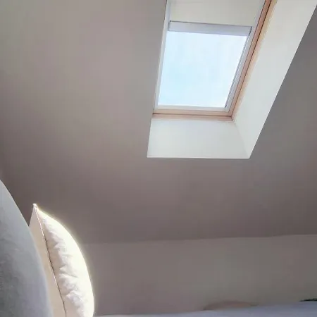 Bedrooms In Lisbon's Bairro Alto In Shared *