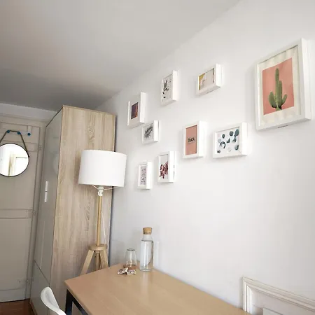 홈스테이 Bedrooms In Lisbon's Bairro Alto In Shared